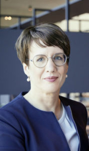 Dr. Gundula Bavr